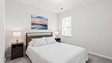 3 bedrooms, iron/ironing board, WiFi, bed sheets