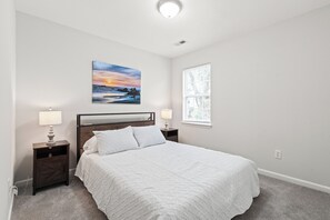 3 bedrooms, iron/ironing board, WiFi, bed sheets - Charlotte Getaway: 3-Bedroom Gem with Big Backyard (Charlotte)