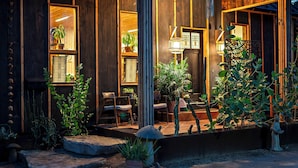Terrace/patio - ~Japanese Garden~ Downtown|Plunge|Wooden Jacuzzi (Austin)