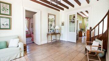 DVD player, table tennis