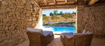 Chateau Segalas - Six Bedroom Castle, Sleeps 12