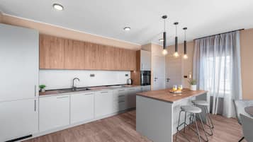 Villa | Private kitchen | Electric kettle, toaster, cookware/dishes/utensils