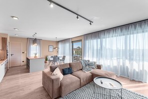 Living room - Apartment in Pula With Sea View and Bubble Bath (Brtonigla)