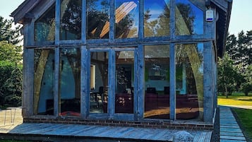 Cabin | Bahagian luar