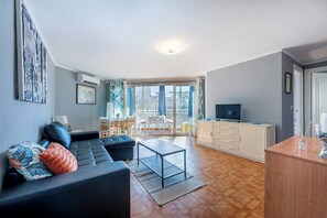 TV - *Spacious apartment w/Pool. 3 min from the BEACH* (Fuengirola)