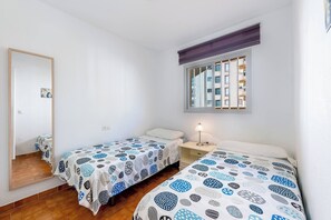 2 bedrooms, iron/ironing board, WiFi, bed sheets - *Spacious apartment w/Pool. 3 min from the BEACH* (Fuengirola)