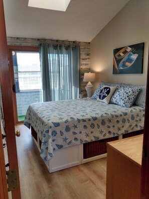 1 slaapkamer, een strijkplank/strijkijzer, wifi, beddengoed