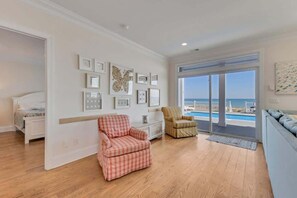 8 soverom, strykejern/-brett, wi-fi og sengetøy