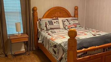 2 bedrooms, iron/ironing board, free WiFi, bed sheets