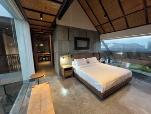 5 bedrooms, in-room safe, desk, iron/ironing board