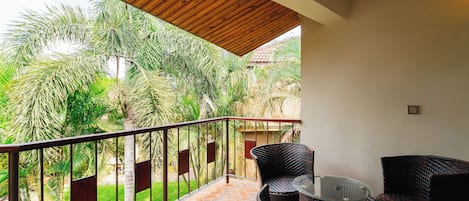 Deluxe Apartment, 3 Bedrooms, Garden View | Terrace/patio
