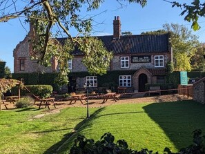 Front of property - The Wheatsheaf Pub West Beckham (Holt)
