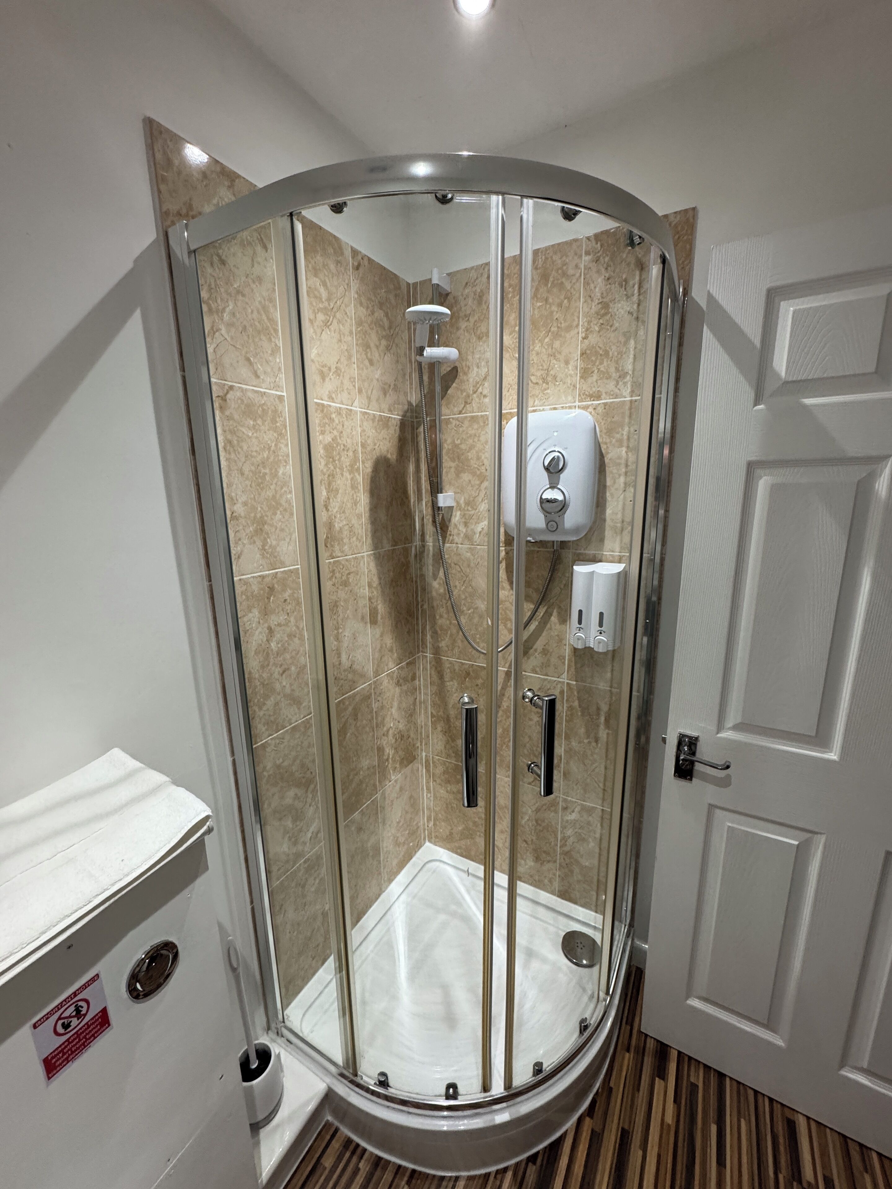 經典雙人或雙床房, 花園景觀 | 浴室 | 淋浴設備、吹風機、毛巾、肥皂