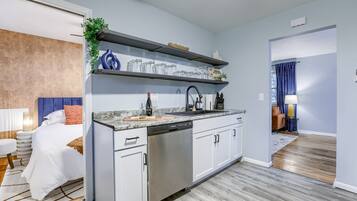 4 dormitorios, escritorio, tabla de planchar con plancha y wifi gratis