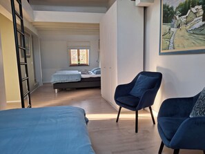3 bedrooms, iron/ironing board, free WiFi, bed sheets