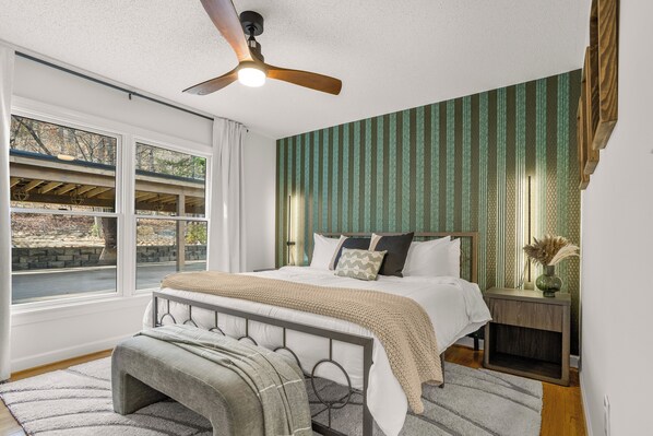 9 bedrooms, desk, iron/ironing board, travel cot