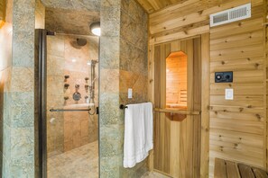 Dusche, Whirlpool, Haartrockner, Handtücher