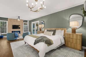 9 chambres, bureau, fer et planche à repasser, lit parapluie