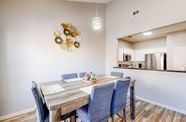 Dining - Playstay Houston (Houston)