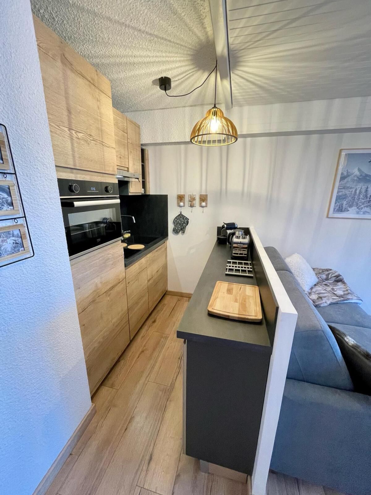 Microondas, horno, lavavajillas y cafetera y tetera 