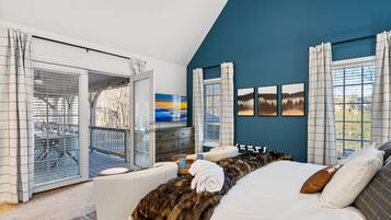 6 bedrooms, desk, iron/ironing board, travel cot