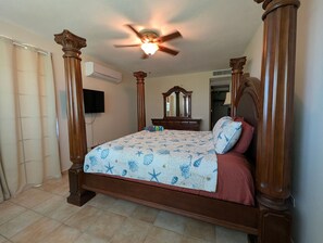 7 bedrooms, iron/ironing board, internet, bed sheets