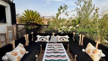 ลานระเบียง/นอกชาน