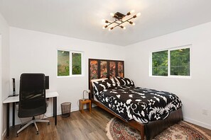 2 bedrooms, desk, free WiFi, bed sheets