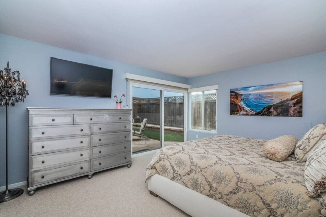 4 bedrooms, desk, free WiFi, bed sheets