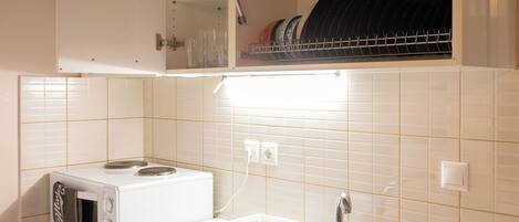 Frigorifero, microonde, forno, macchina per tè/caffè