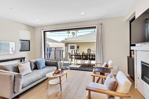 TV connectée, cheminée