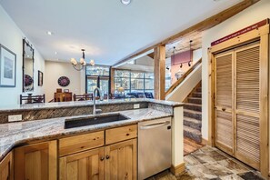 Interior - Mountain Elegance: 3-Bed, 2.5-Bath Ski Tip Townhome (Keystone)
