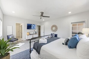 2 bedrooms, desk, iron/ironing board, free WiFi