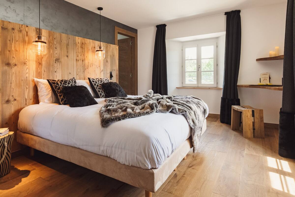 Premier Double Room | 1 bedroom, soundproofing, free WiFi