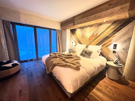 Soundproofing, free WiFi