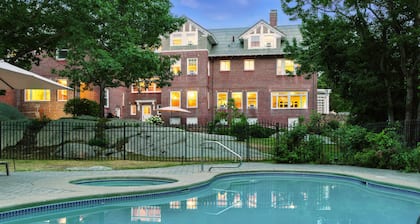 Edgemoor Estate 13 Beds 6.5 Bath (Sleeps 26) - Heated Pool Jacuzzi Beach