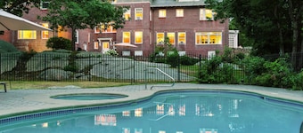 Edgemoor Estate 13 Beds 6.5 Bath (Sleeps 26) - Heated Pool Jacuzzi Beach
