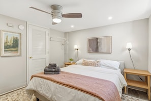 3 bedrooms, in-room safe, iron/ironing board, travel cot