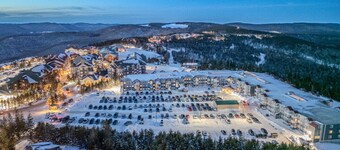 ML194 1st Floor No Elevator Great Views Deck WiFi