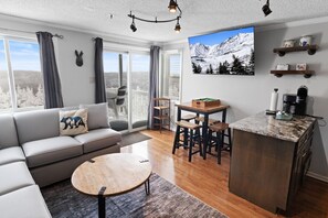 Smart TV, ping pong - ML194 1st Floor No Elevator Great Views Deck WiFi (Snowshoe)