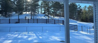 Family friendly 12 bed, Serene small town Louisa. Cozy with wifi, AC & farm life