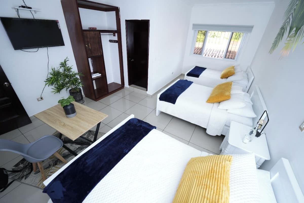 Comfort Triple Room, Non Smoking | Blackout drapes, WiFi (free), bed sheets
