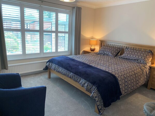 3 chambres, fer et planche à repasser, lit parapluie, Wi-Fi