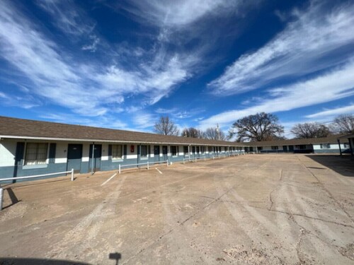 Room 10 - Standard Queen - Sleeps 2 - Harper Motel