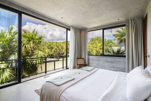 5 bedrooms, free WiFi, bed sheets - Vihara Villa - 2 Private Pool & Jacuzzi (Tankah Cuatro, Quintana Roo)