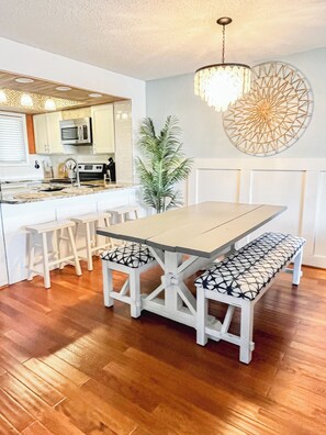 Dining - Dunes Daydreamer - Family Friendly Myrtle Beach 2BR Condo w/ Water & Golf Views (Myrtle Beach)