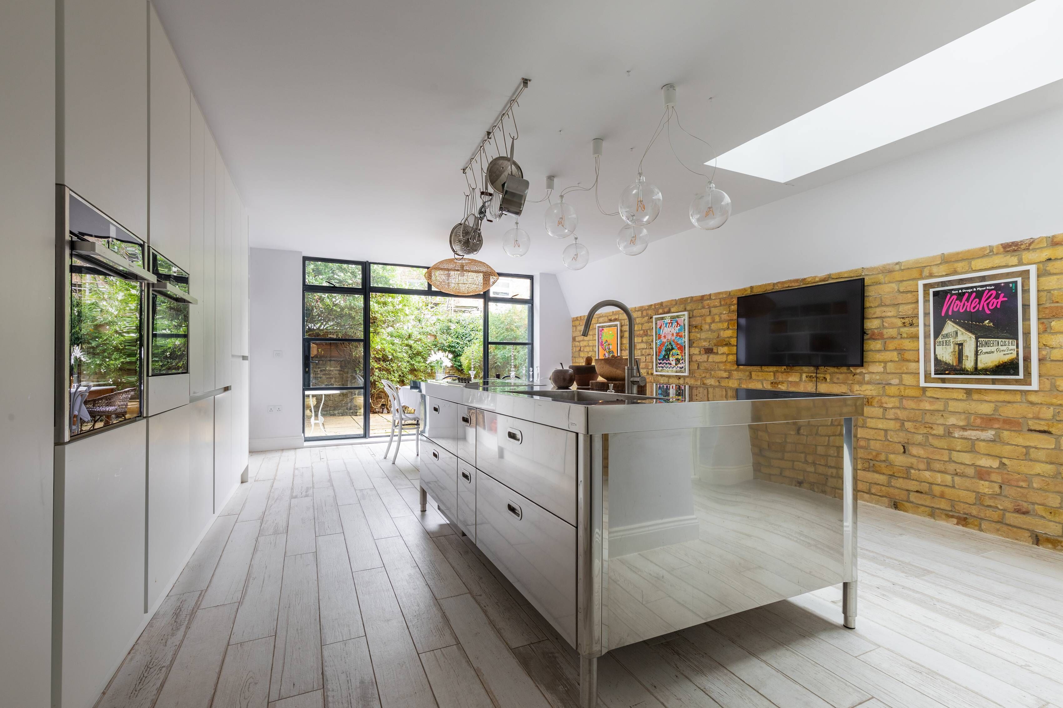 Apartment (3 Bedrooms) | Private kitchen | Fridge, microwave, oven, dishwasher