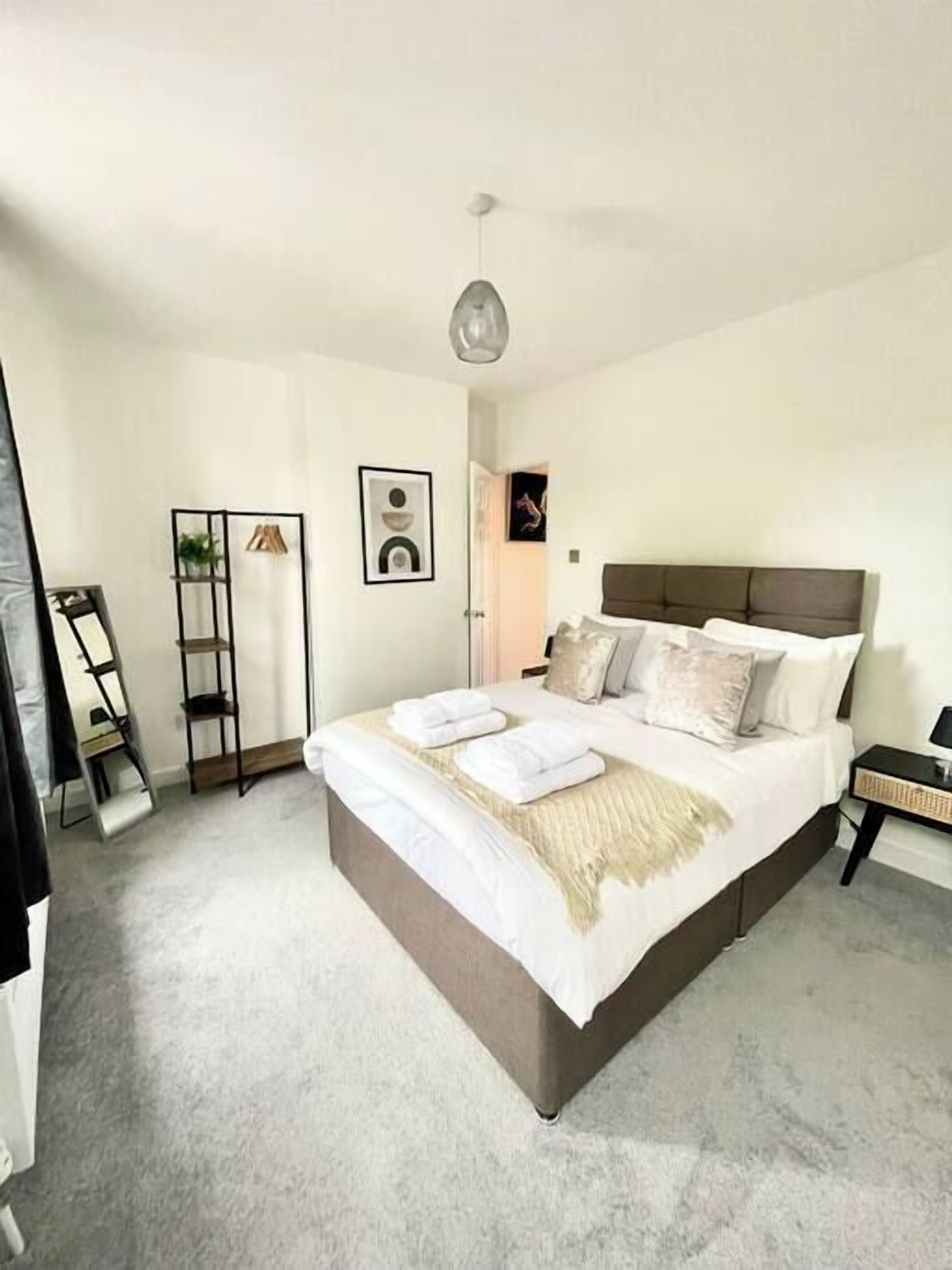 3 bedrooms, iron/ironing board, WiFi