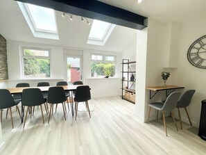 Dining - Hereford House – Sleeps 8! BS2 (Bristol)