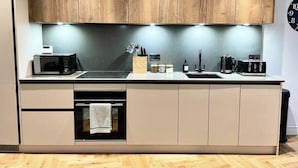 茶具/咖啡用具、冰箱、微波炉、烤箱